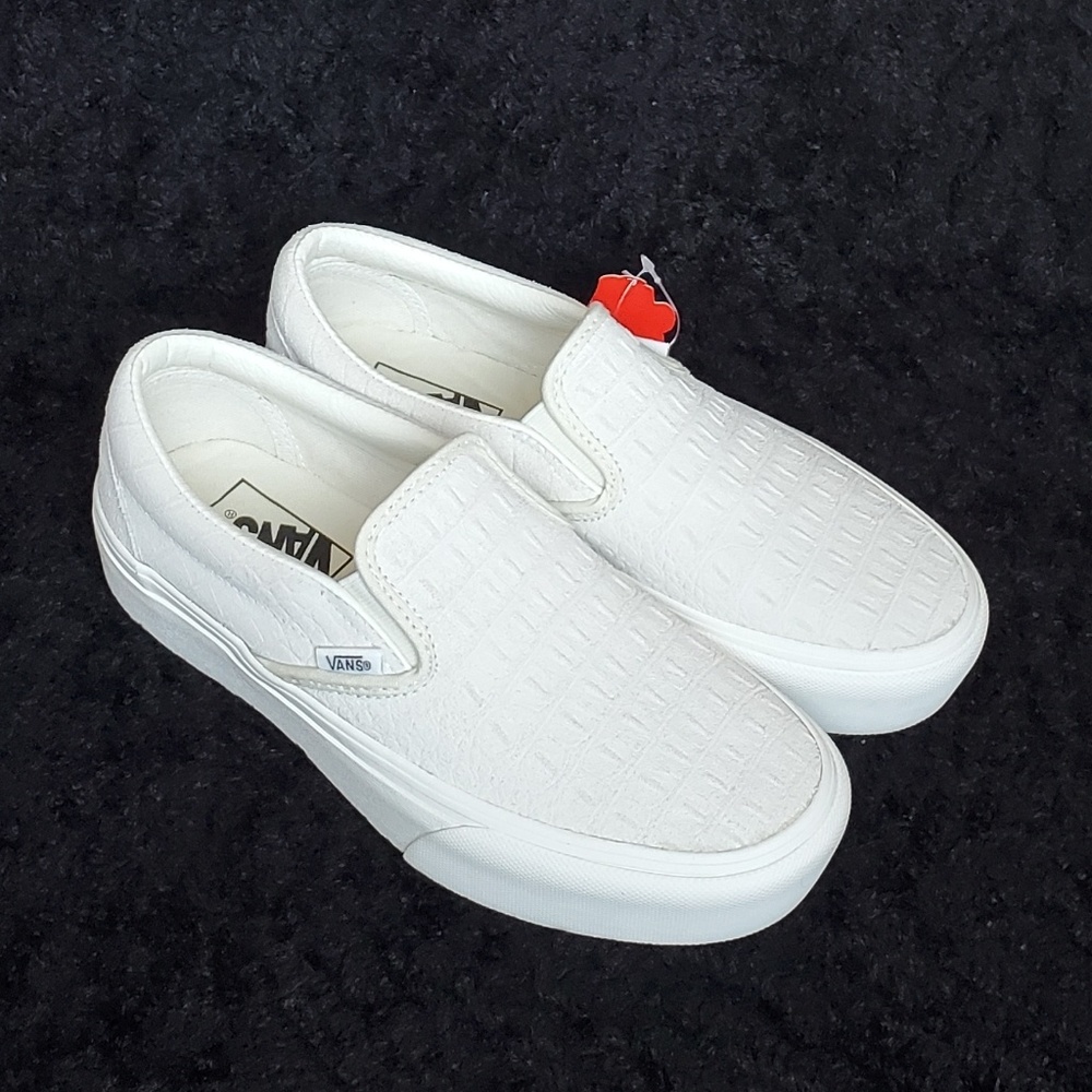 Vans Platform Slip-on  7.0 (Embossed)